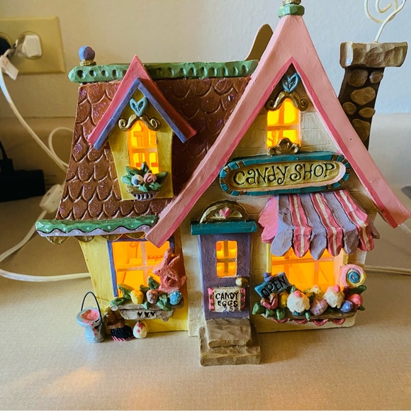 Kurt Adler Candy Shop Lighted House - Picture 2 of 10